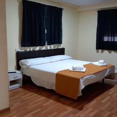 Aparthotel Las Olivas- Borox Seseña Nuevo Exterior foto